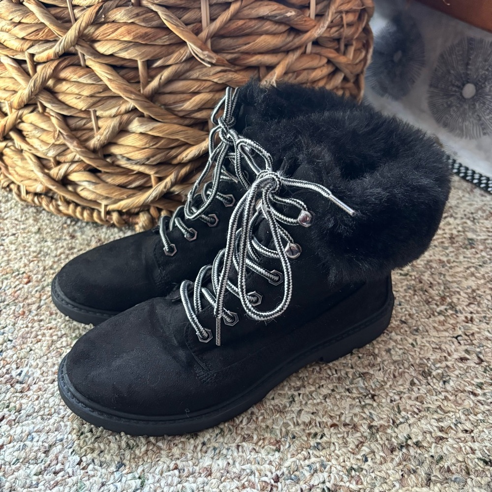 Rock & Candy Black Fur-Lined Winter Boots